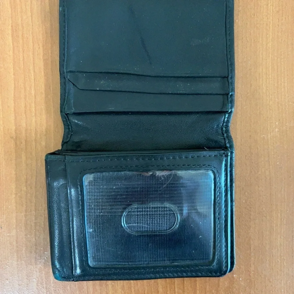 Fossil Ingram Black Leather Trifold Extra Capacity